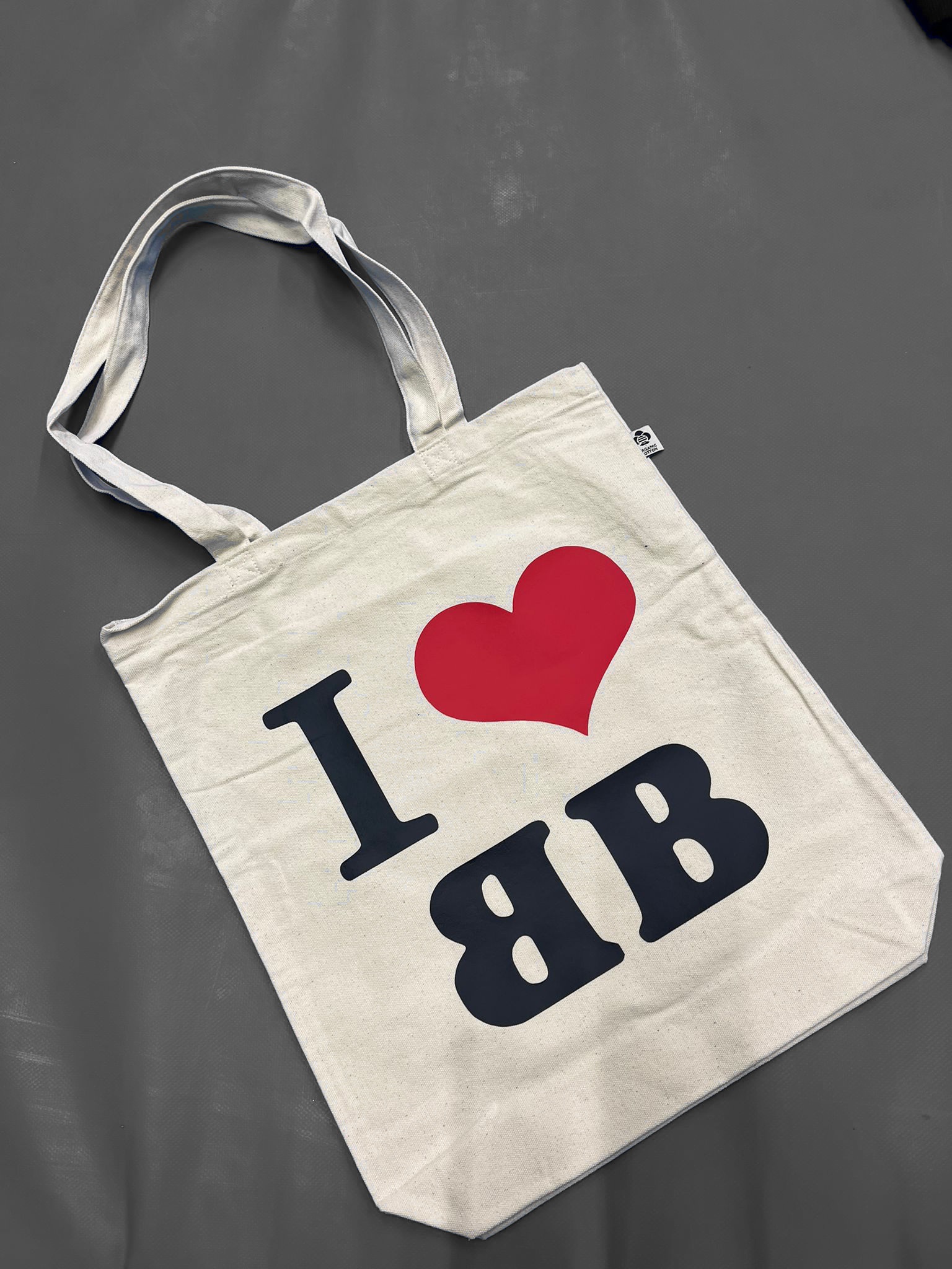 Canvas Tasche mit großem I love BB Schriftzug. Für 10 Euro.
